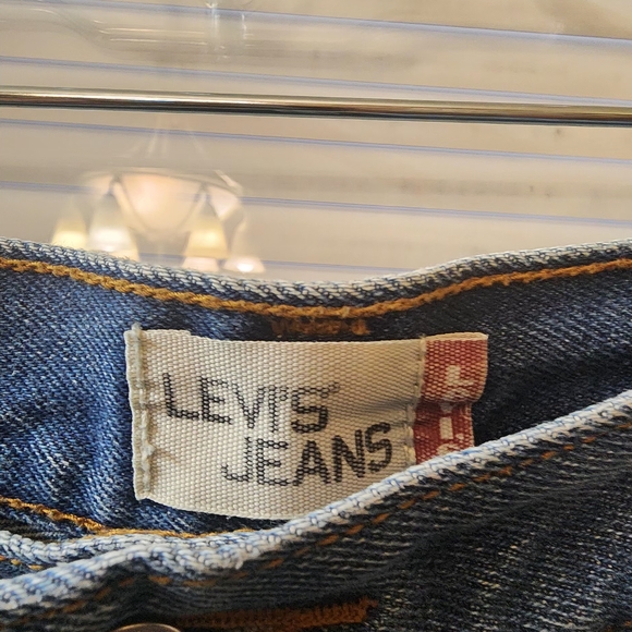 Classic Blue Denim LEVI Shorts - Picture 2 of 6